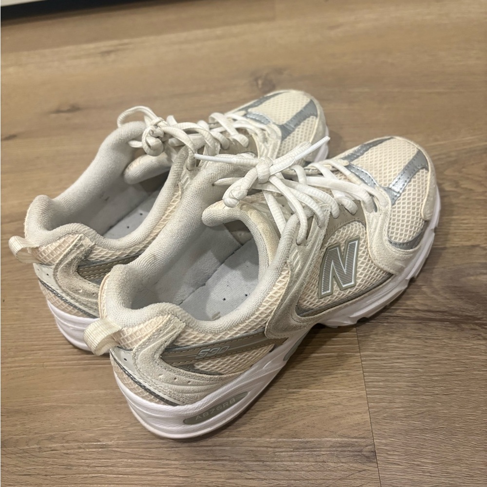 New Balance 530 Off-White and silver Sneakers